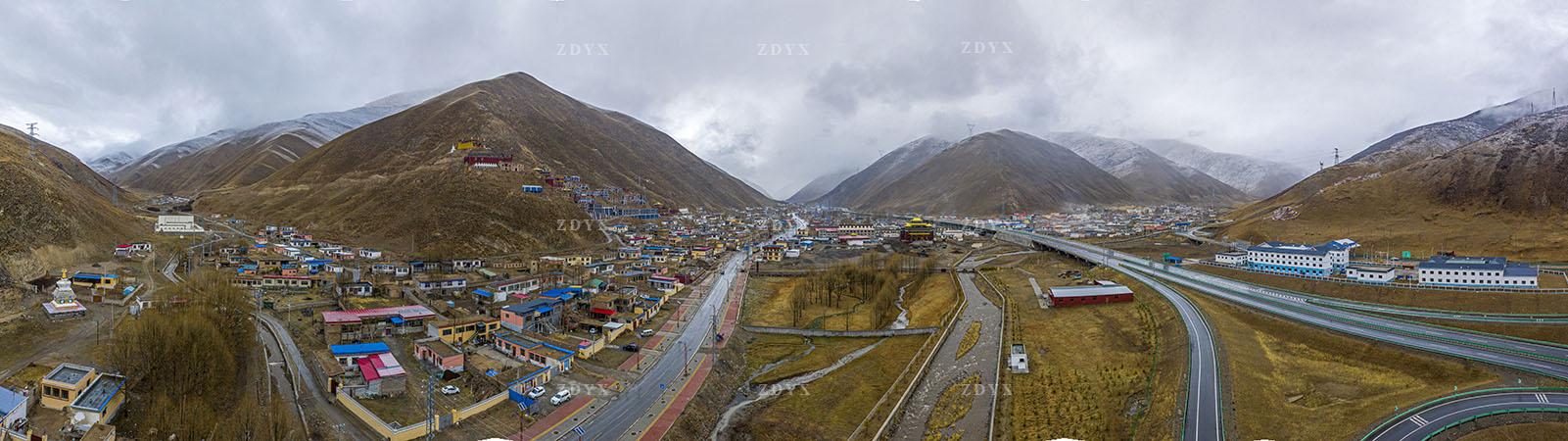 玉树州称多县歇武镇全景