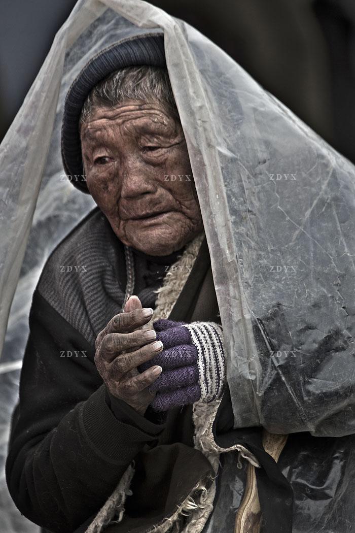 戈壁母亲真实人物图片